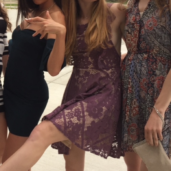 Purple lace dress - Picture 7 of 8